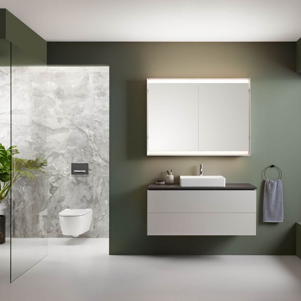 Badsanierung aus einer Hand: Individuelle Badplanung mit Geberit Möbeln, perfekt montiert vom Meisterbetrieb EMA Installationen in 1230 Wien.